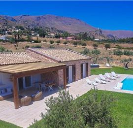 3 bedroom villa with infinity pool and jacuzzi, Scopello, sleeps 5-6